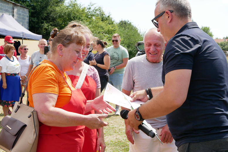 Wyłoniono mistrzów dania z miodem. W Lutyni odbył się Miodowy Piknik