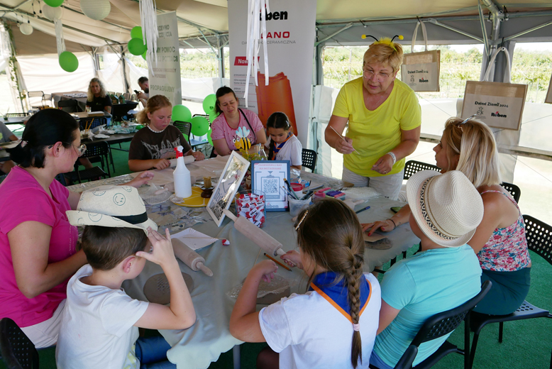 Wyłoniono mistrzów dania z miodem. W Lutyni odbył się Miodowy Piknik