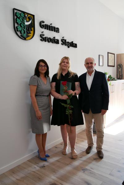 Pogratulowano nauczycielom, którzy właśnie zdali egzamin na stopień nauczyciela mianowanego