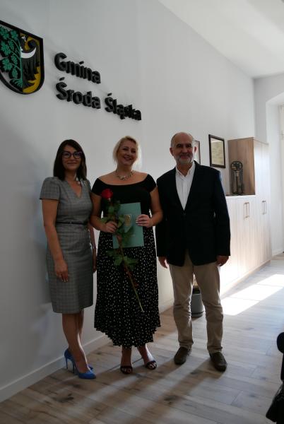 Pogratulowano nauczycielom, którzy właśnie zdali egzamin na stopień nauczyciela mianowanego