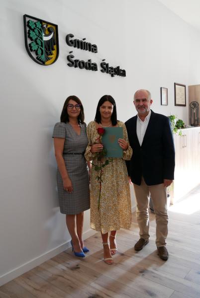 Pogratulowano nauczycielom, którzy właśnie zdali egzamin na stopień nauczyciela mianowanego