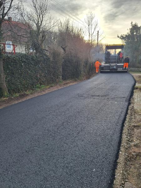 Kolejny tydzień z inwestycjami drogowymi na terenie Gminy Udanin
