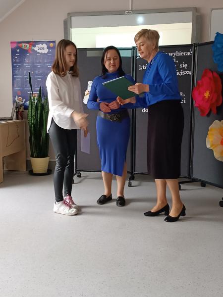 Wręczenie listów gratulacyjnych dla stypendystów