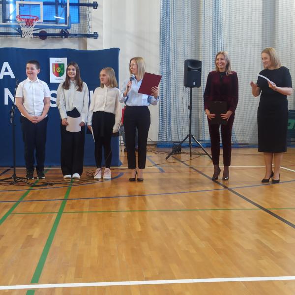 Wręczenie listów gratulacyjnych dla stypendystów