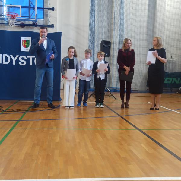 Wręczenie listów gratulacyjnych dla stypendystów