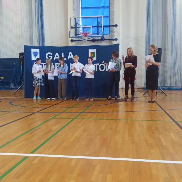 Wręczenie listów gratulacyjnych dla stypendystów