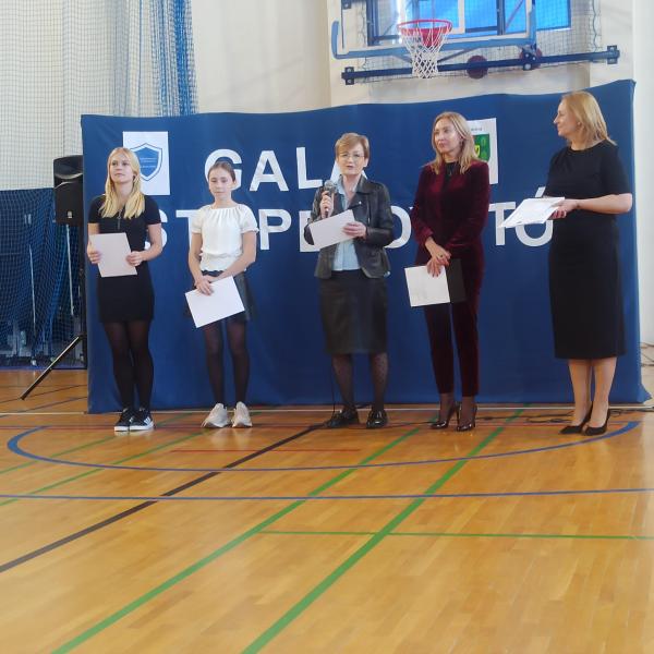 Wręczenie listów gratulacyjnych dla stypendystów