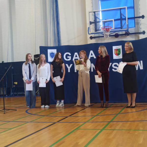 Wręczenie listów gratulacyjnych dla stypendystów