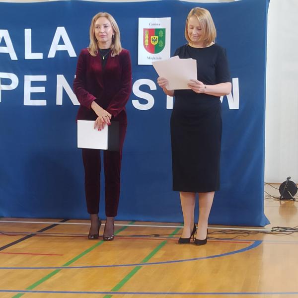 Wręczenie listów gratulacyjnych dla stypendystów