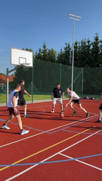 Turniej koszykówki w Piekarach