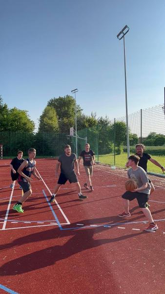 Turniej koszykówki w Piekarach