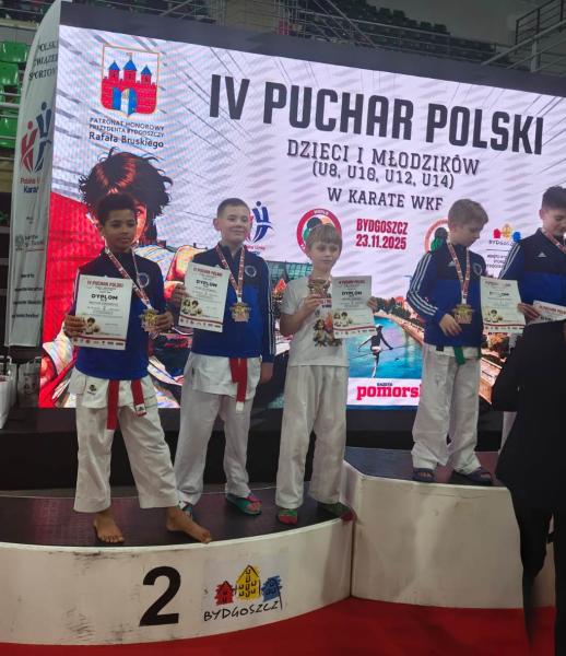 Silny występ młodych karateków