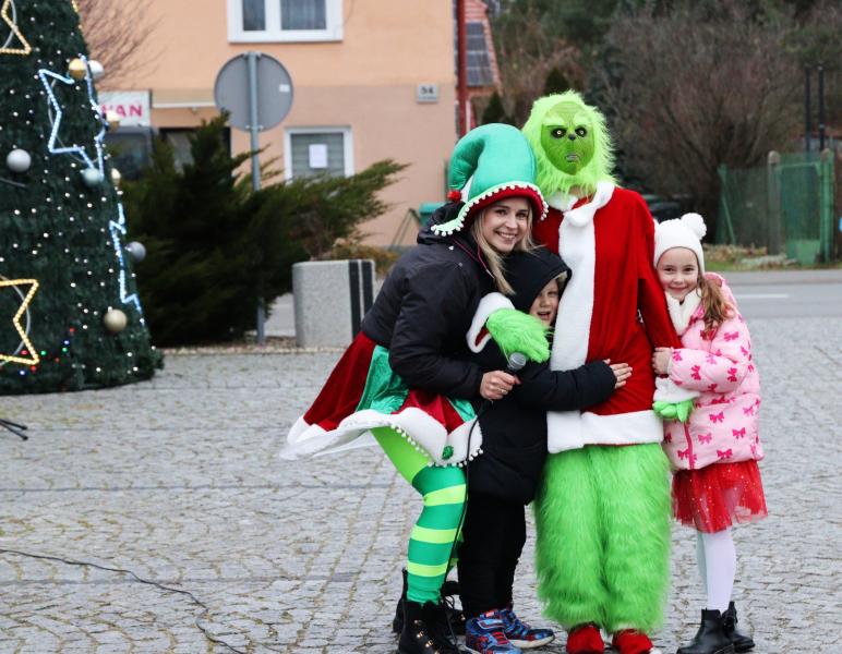 Uroczyste rozświetlenie świątecznej choinki