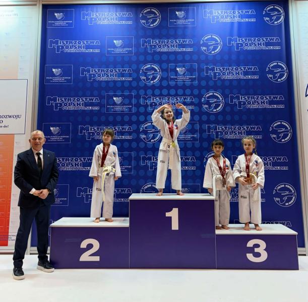 Zawodnicy klubu Taekwon-do Stachowicz ze Środy Śląskiej i Kostomłotów zdobyli łącznie 37 medali
