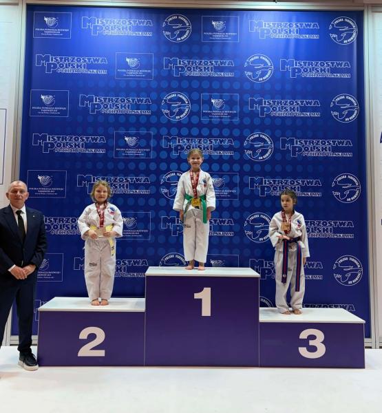Zawodnicy klubu Taekwon-do Stachowicz ze Środy Śląskiej i Kostomłotów zdobyli łącznie 37 medali