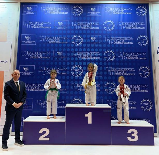 Zawodnicy klubu Taekwon-do Stachowicz ze Środy Śląskiej i Kostomłotów zdobyli łącznie 37 medali