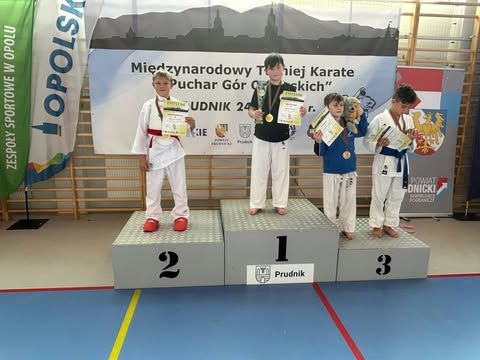 Znakomity występ zawodników UKS Karate ZSP Lutynia