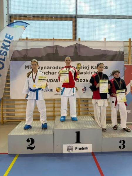 Znakomity występ zawodników UKS Karate ZSP Lutynia