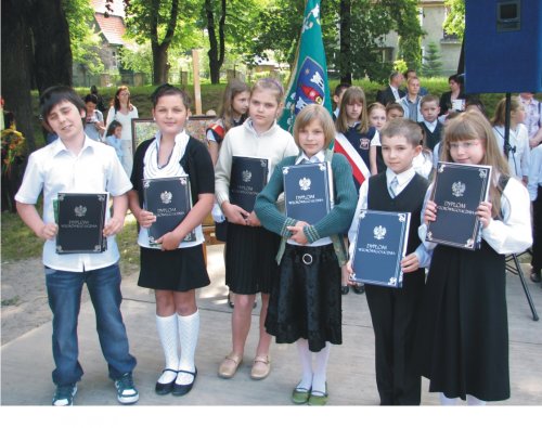 Prymusi Szkoły Podstawowej nr 2 w Ziębicach