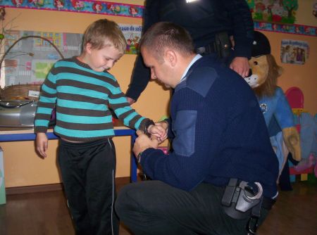 Policjanci w przedszkolu w Malczycach