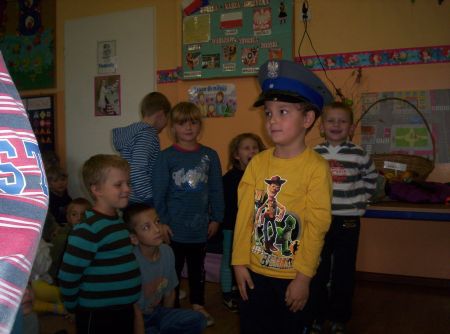 Policjanci w przedszkolu w Malczycach