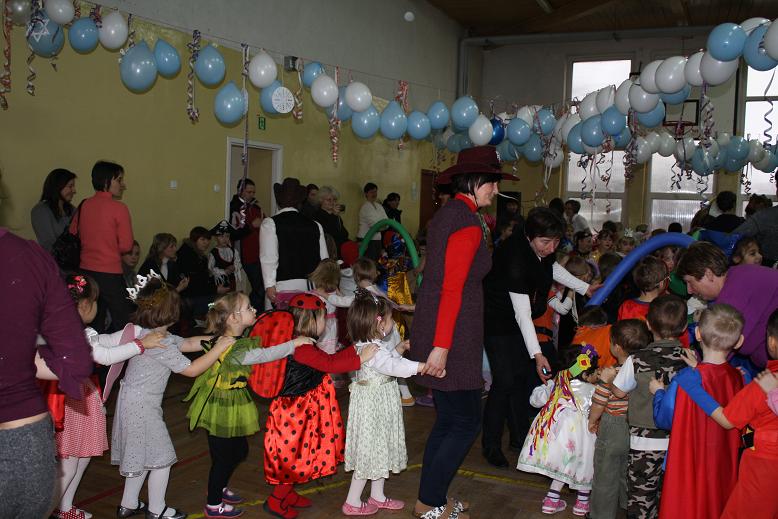 Bal karnawałowy w SP w Kostomłotach