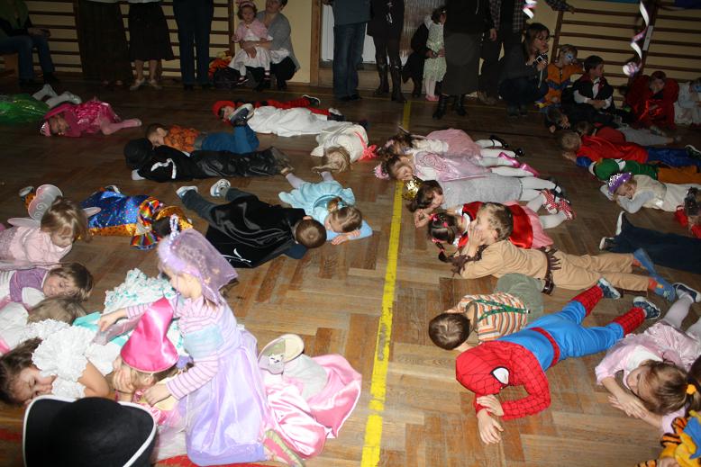 Bal karnawałowy w SP w Kostomłotach