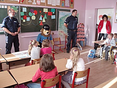 Bezpieczniej w kamizelkach odblaskowych