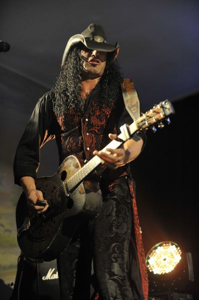 Eric Sardinas & Big Motor w Starym Domu