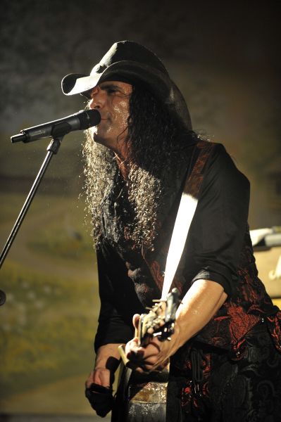 Eric Sardinas & Big Motor w Starym Domu