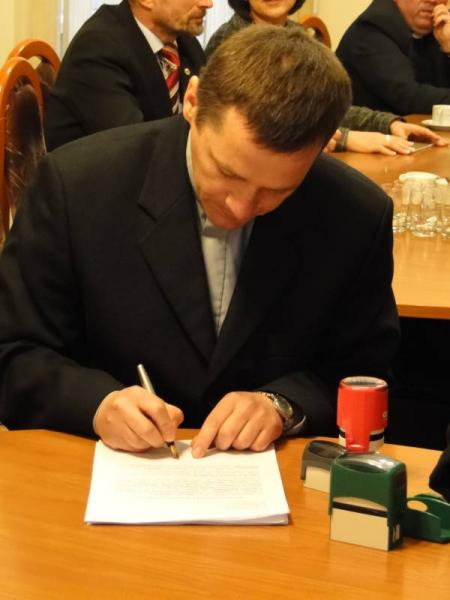 "Odnowa i rozwój wsi" - podpisanie umów w Środzie Śląskiej