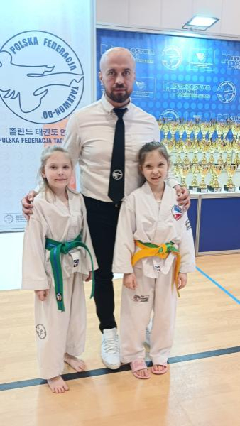 Zawodnicy klubu Taekwon-do Stachowicz ze Środy Śląskiej i Kostomłotów zdobyli łącznie 37 medali