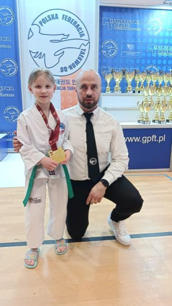 Zawodnicy klubu Taekwon-do Stachowicz ze Środy Śląskiej i Kostomłotów zdobyli łącznie 37 medali