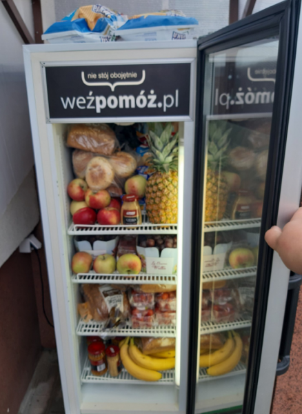 Otwarcie pierwszej lodówki społecznej w Miękini