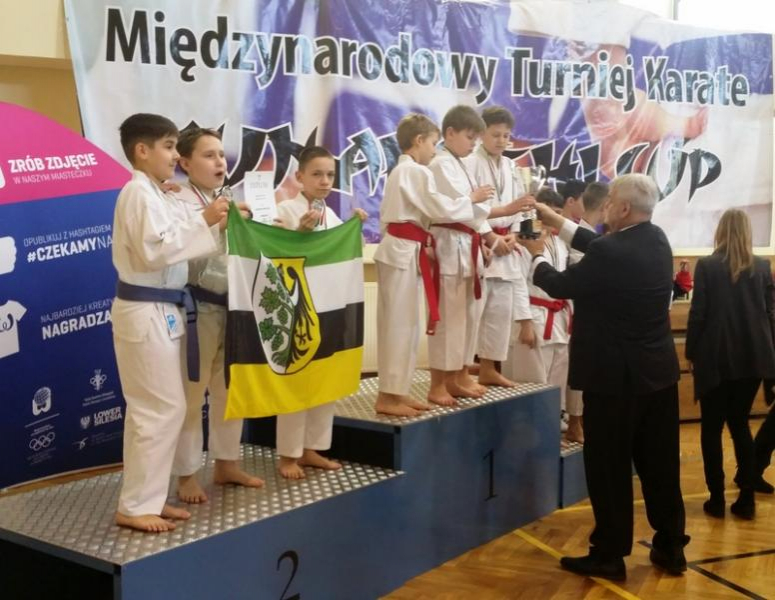 Średzcy karatecy z medalami na turnieju  Funakoshi Cup’16