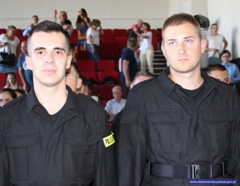 Ślubowanie nowo przyjętych policjantów