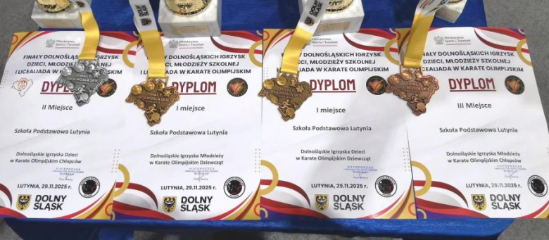 W zawodach, które odbyły się 29 listopada w hali sportowej ZSP Lutynia, rywalizowało 360 karateków