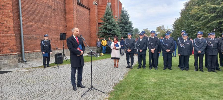 Uroczyste poświęcenie i przekazanie średniego samochodu ratowniczo-gaśniczego dla OSP Osiek 