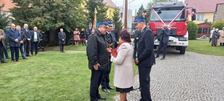 Uroczyste poświęcenie i przekazanie średniego samochodu ratowniczo-gaśniczego dla OSP Osiek 