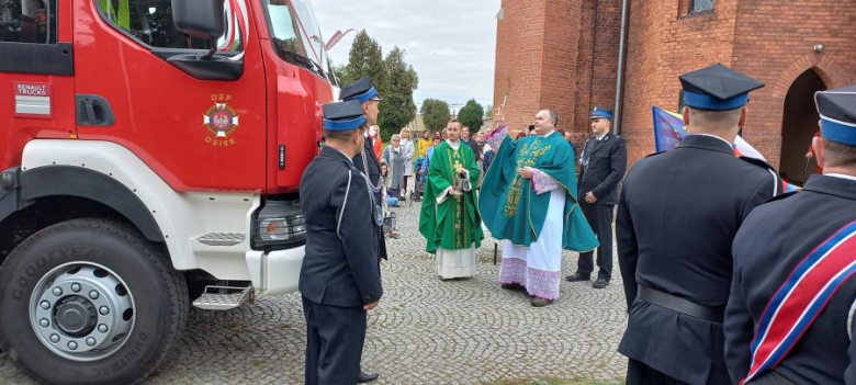 Uroczyste poświęcenie i przekazanie średniego samochodu ratowniczo-gaśniczego dla OSP Osiek 