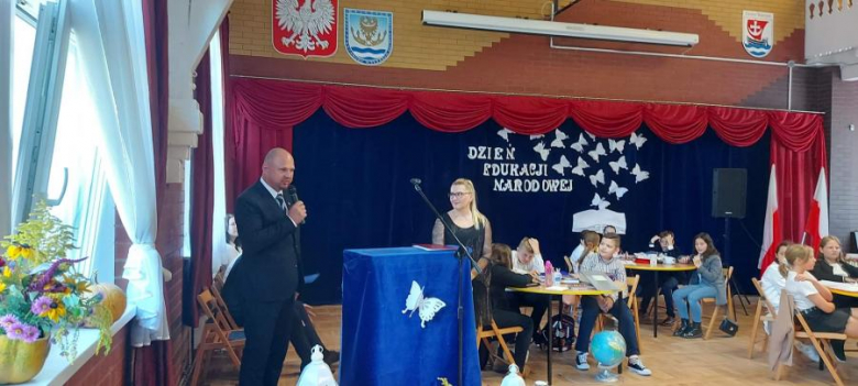 Podczas uroczystości z okazji Dnia Edukacji Narodowej wręczono stypendia