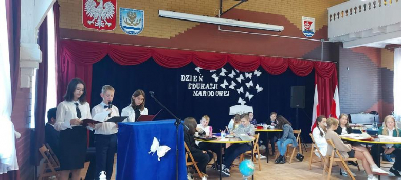 Podczas uroczystości z okazji Dnia Edukacji Narodowej wręczono stypendia