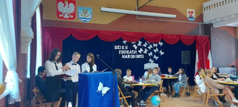 Podczas uroczystości z okazji Dnia Edukacji Narodowej wręczono stypendia