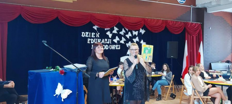 Podczas uroczystości z okazji Dnia Edukacji Narodowej wręczono stypendia