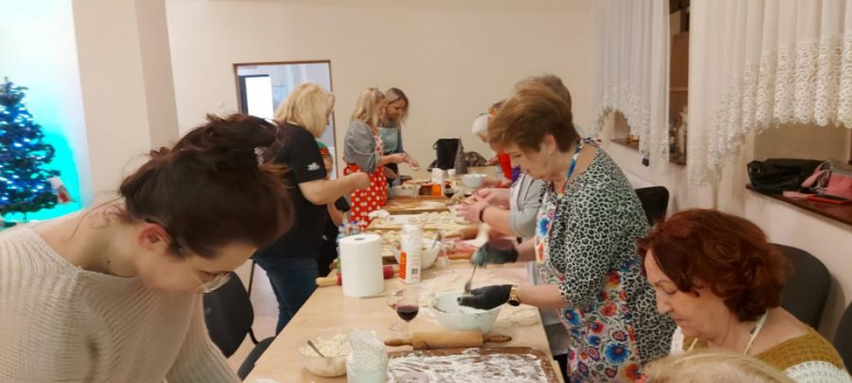 Wspólne lenienie pierogów w Malczycach