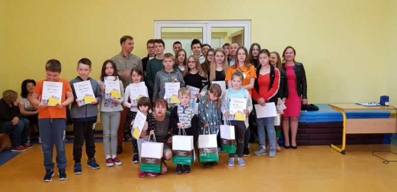 Wójt nagrodził dzieci i młodzież