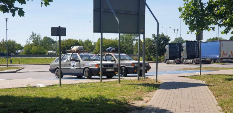 Przejechali dwoma polonezami ponad 8tys. kilometrów