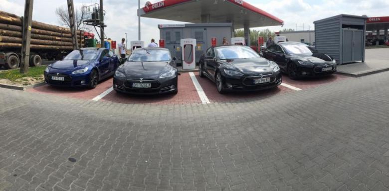Tesla w Kostomłotach