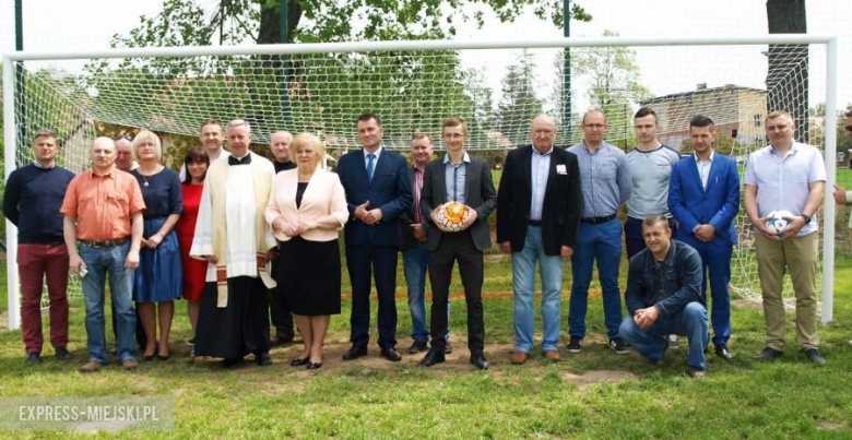 Nowe boisko w Ujeździe Górnym