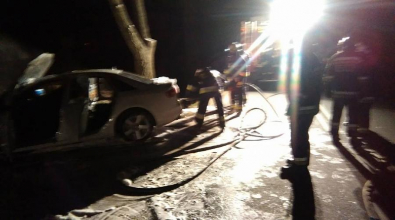 Płonące auto w gminie Udanin